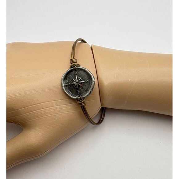 Vintage Silver Tone Compass on Bronze Wire Bracelet Retro - Picture 4 of 9